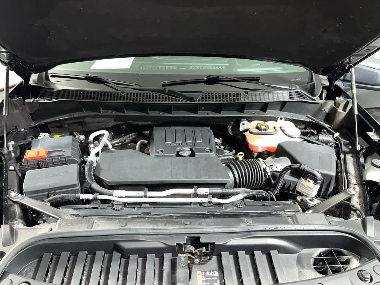 Used 2024 Chevrolet Silverado 1500 LT AWD/4WD image 12