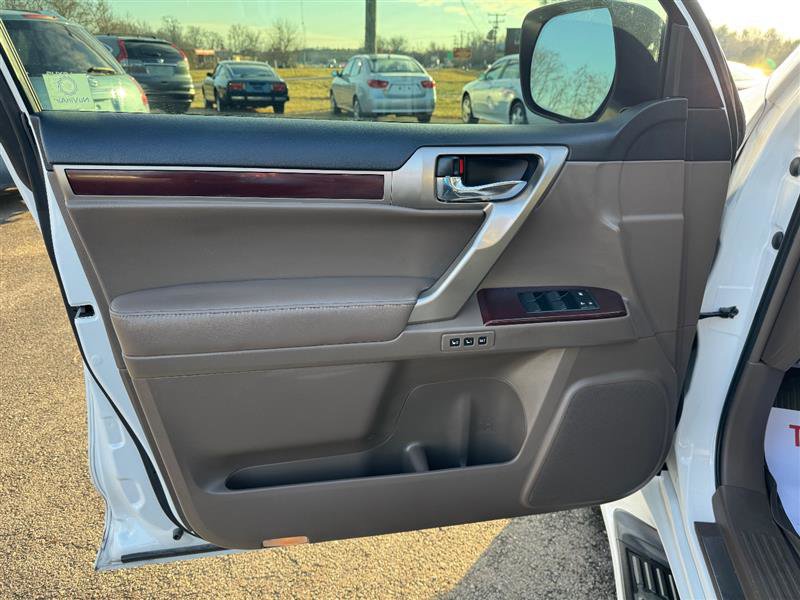 Used 2019 Lexus GX 460 image 26