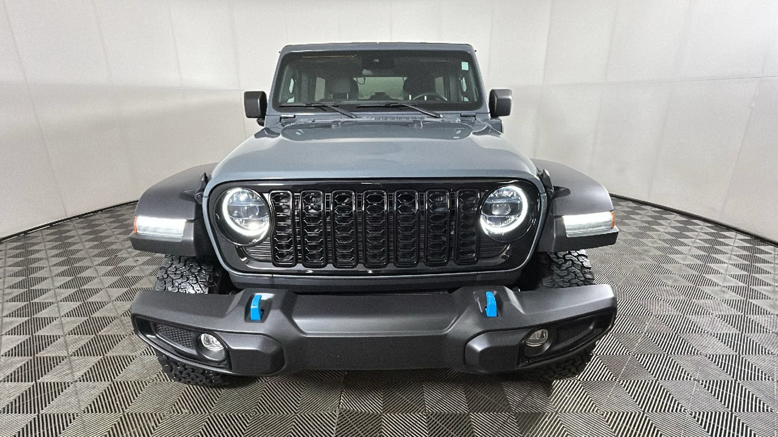 Used 2024 Jeep Wrangler Unlimited AWD/4WD image 9