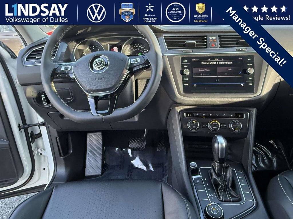 Used 2021 Volkswagen Tiguan SE w/ 3rd Row Seat Package image 9