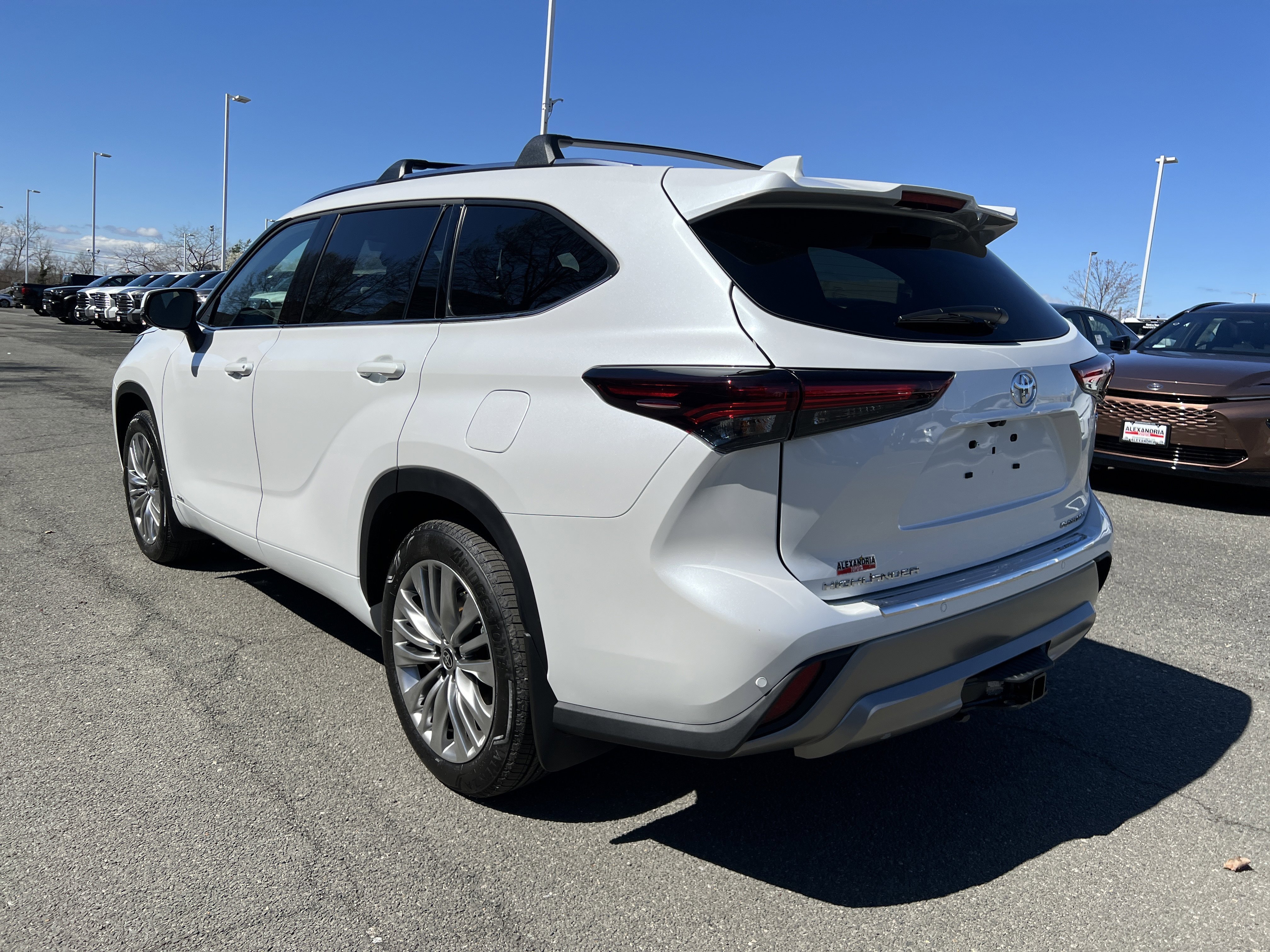 New 2026 Toyota Highlander Platinum image 6