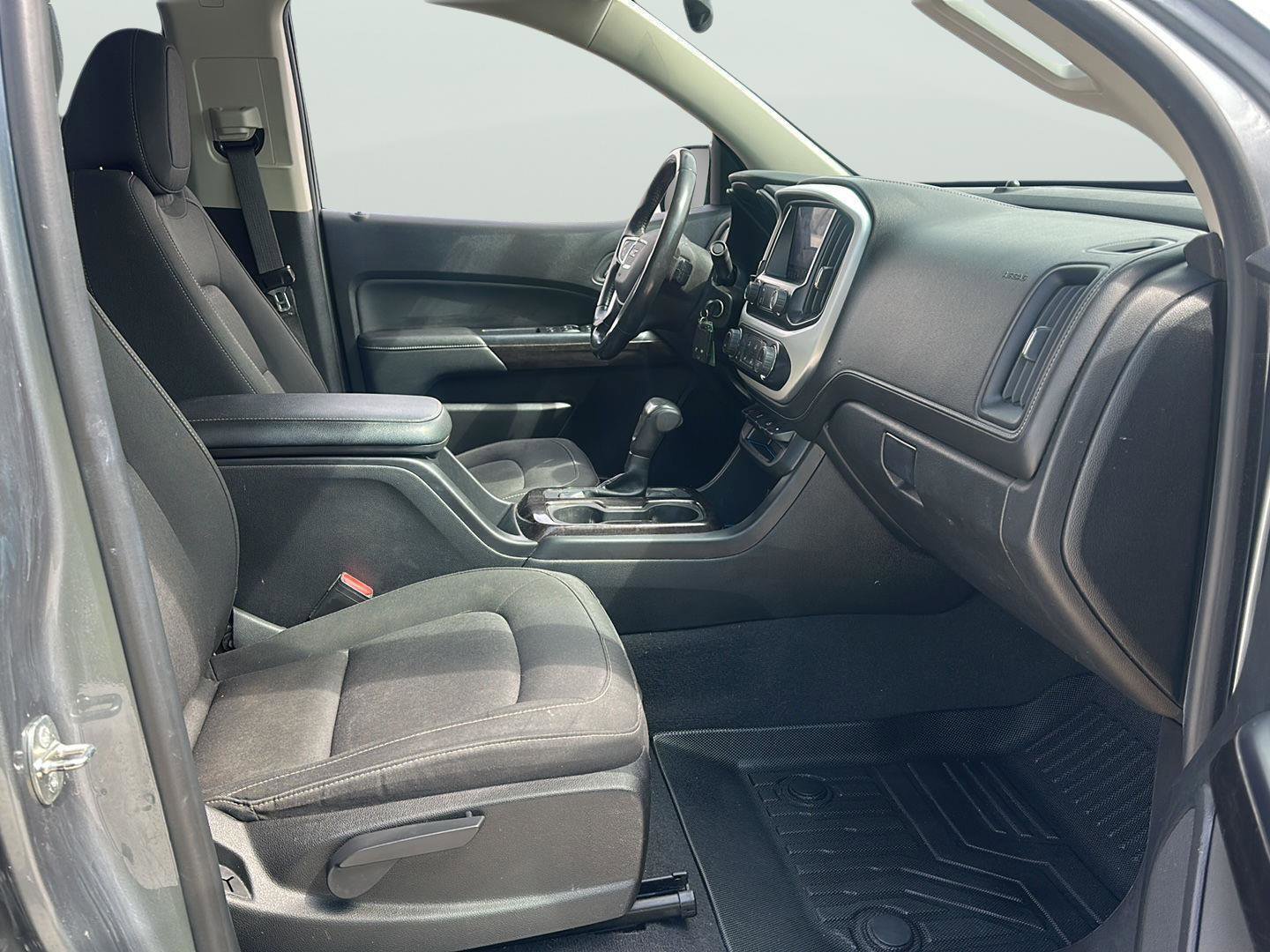 Used 2020 GMC Canyon SLE w/ Elevation Edition image 16