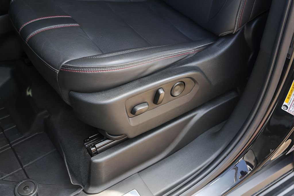 Used 2022 Chevrolet Suburban RST w/ Luxury Package RWD image 8