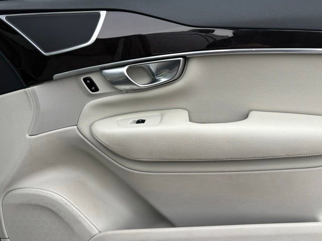 Used 2019 Volvo XC90 T6 Momentum w/ Protection Package Premier image 21