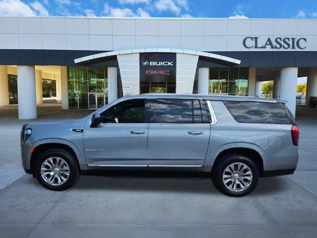 Used 2024 GMC Yukon XL Denali RWD image 5