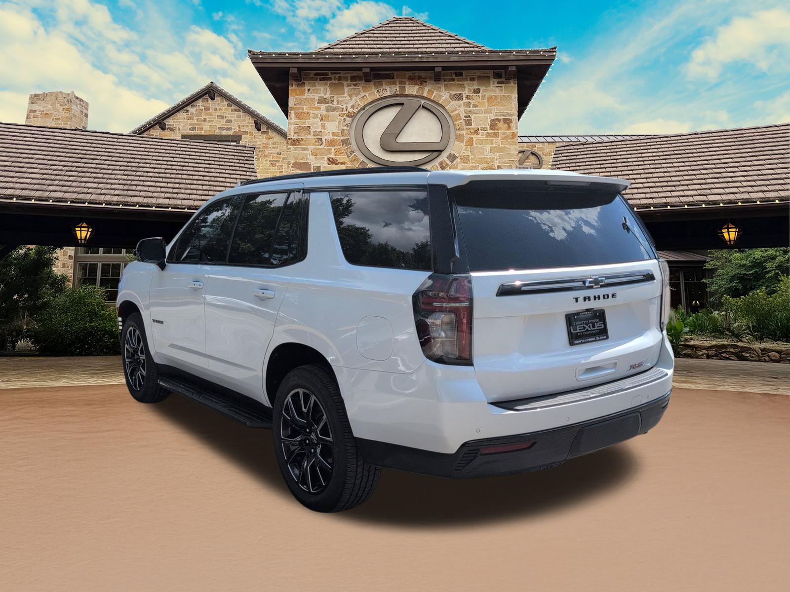 Used 2023 Chevrolet Tahoe RST w/ Luxury Package AWD/4WD image 3