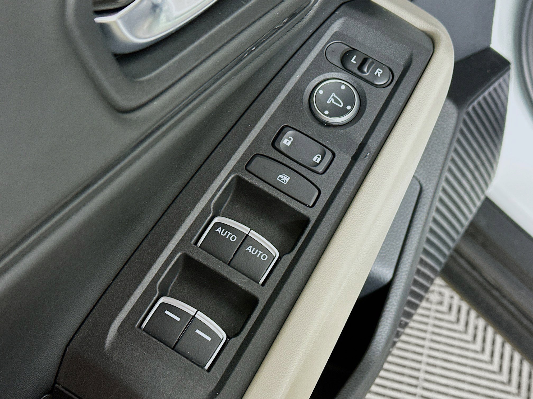 Certified 2023 Honda Accord EX image 17