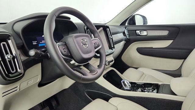 Certified 2026 Volvo XC40 B5 Plus w/ Protection Package Premier AWD/4WD image 48
