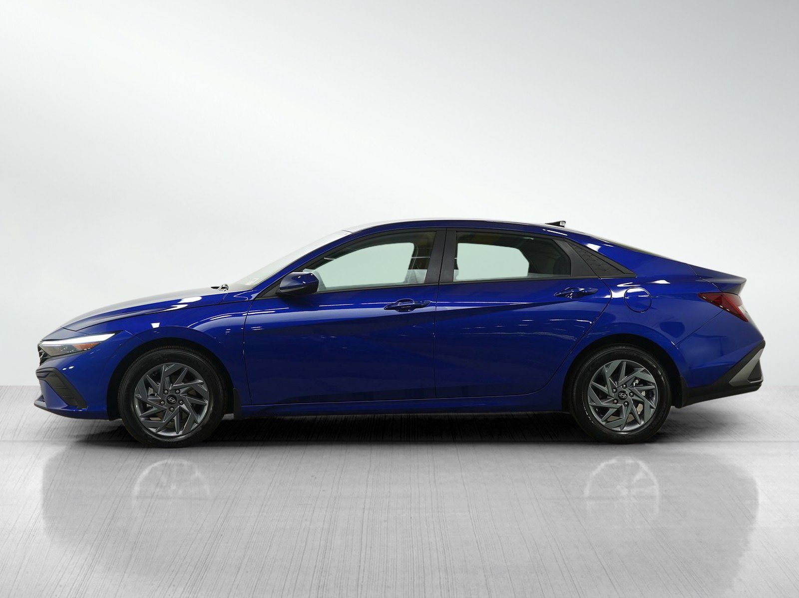 Certified 2025 Hyundai Elantra Blue image 2