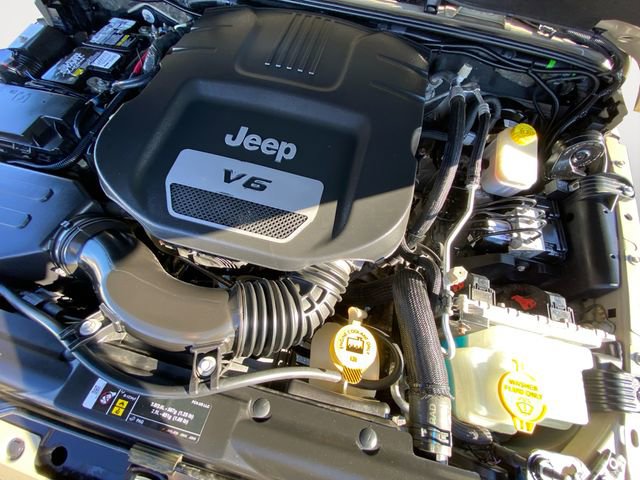 Used 2017 Jeep Wrangler Unlimited Rubicon w/ Cold Weather Group image 29