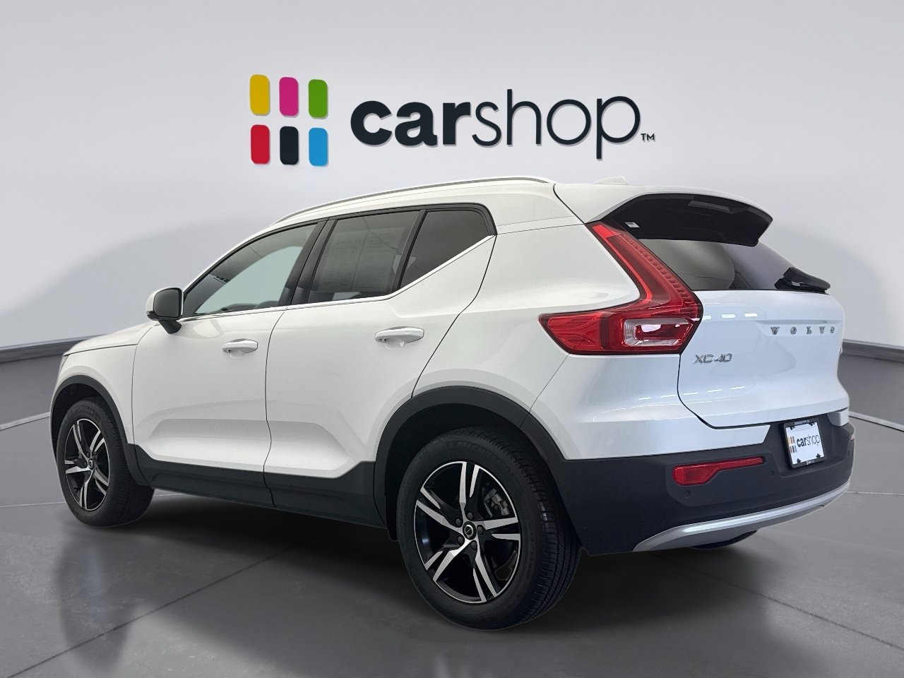 Used 2024 Volvo XC40 B5 Core AWD/4WD image 3