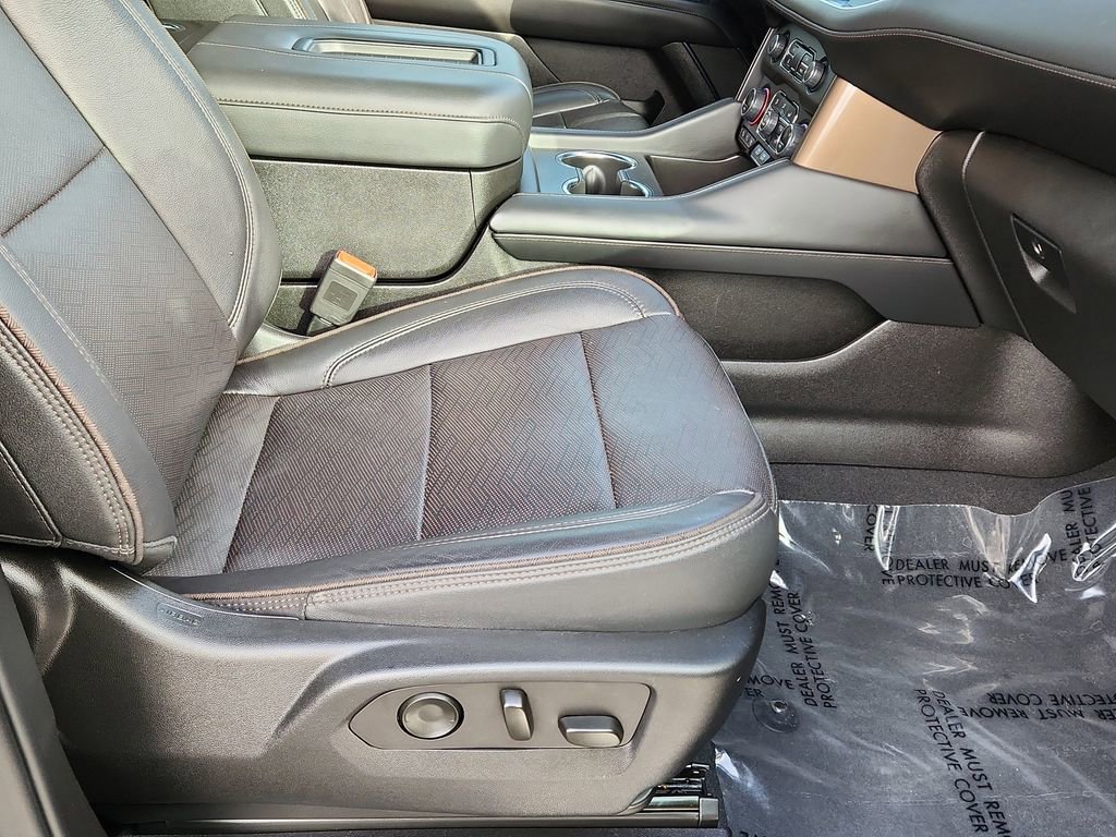 Used 2023 Chevrolet Tahoe High Country image 13