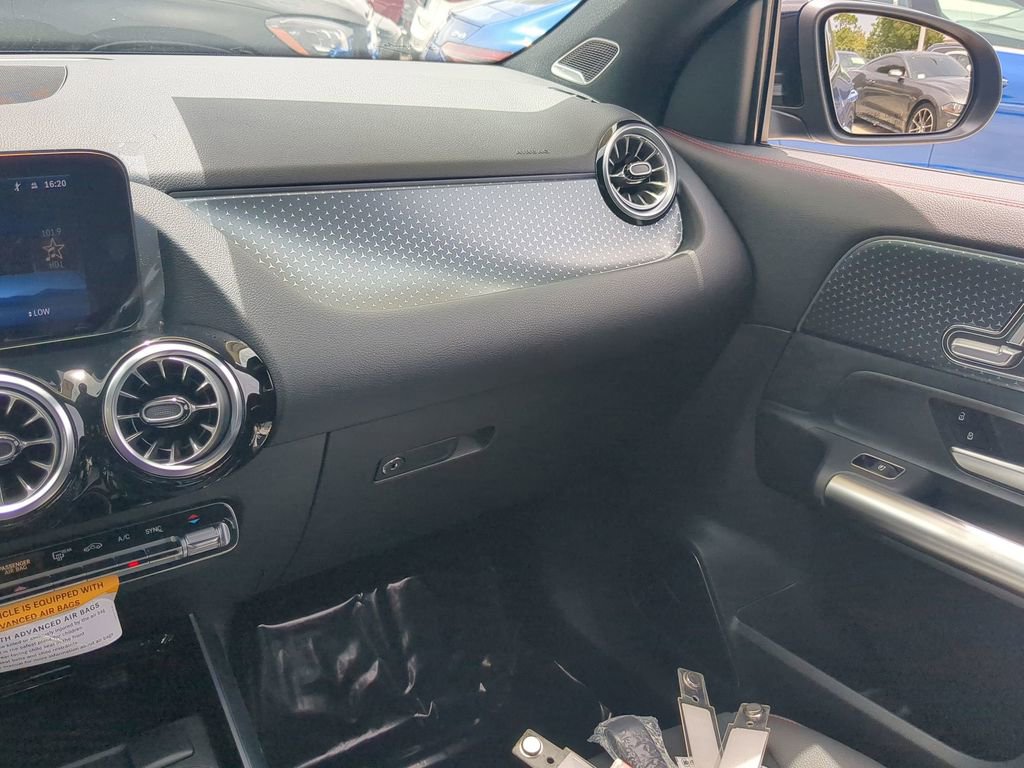 Certified 2025 Mercedes-Benz GLA 250 4MATIC image 4