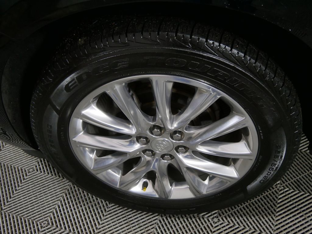 Used 2021 Buick Enclave Essence w/ Sound and Sites Package AWD/4WD image 11