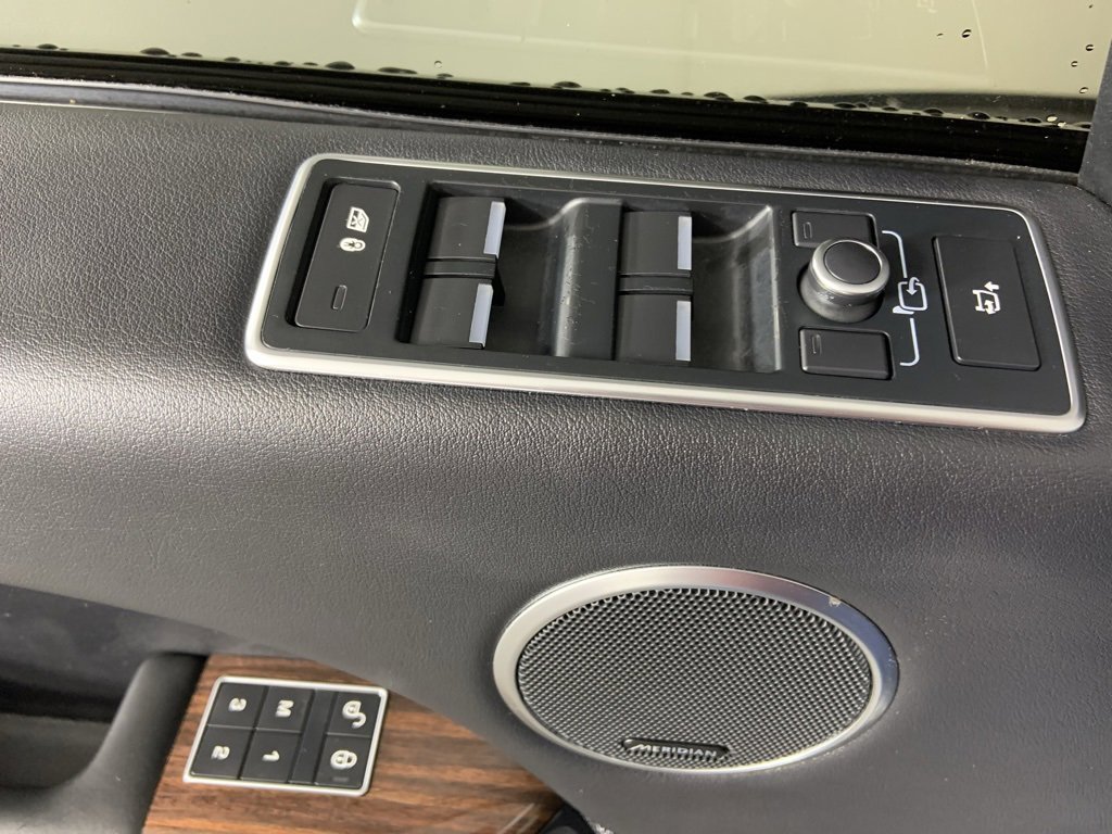Used 2016 Land Rover Range Rover HSE image 30