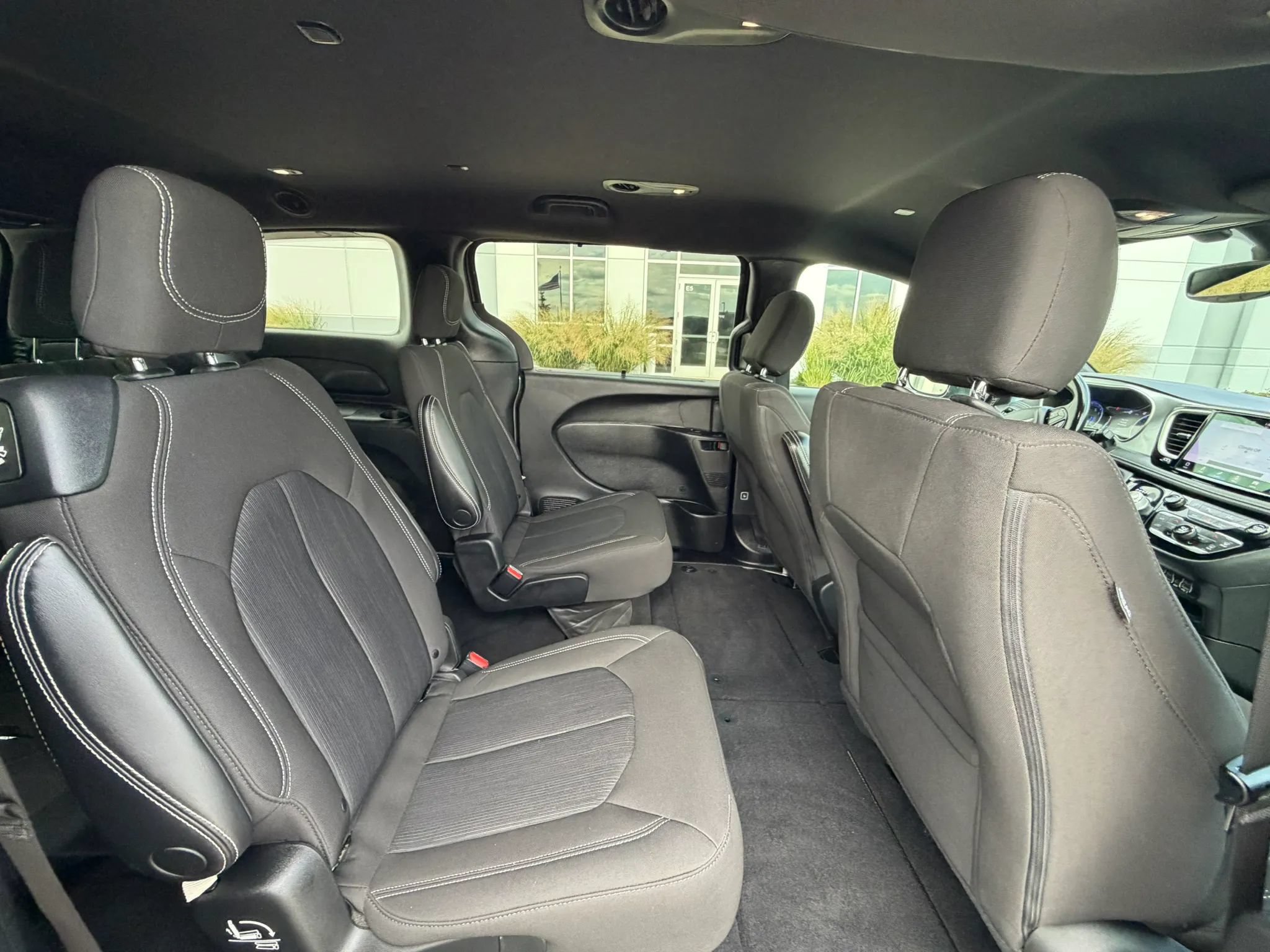 Used 2021 Chrysler Pacifica Touring w/ S Appearance Package FWD image 20
