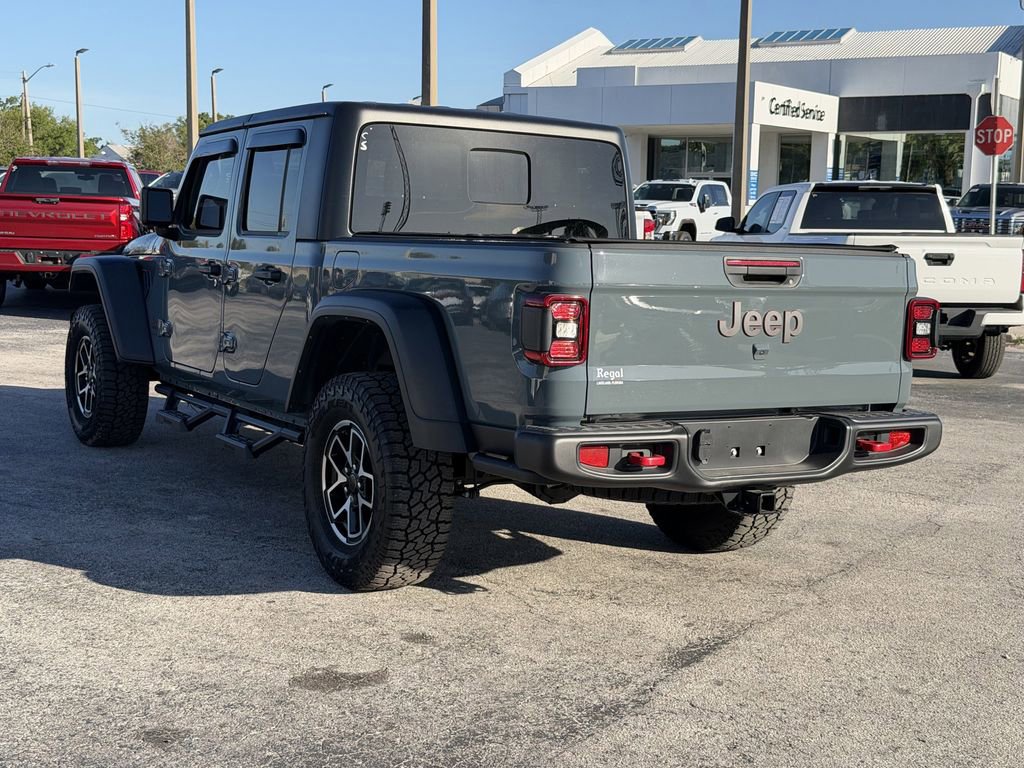 Used 2024 Jeep Gladiator Rubicon AWD/4WD image 7