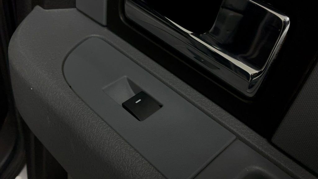 Used 2014 Ford F150 XLT w/ XLT Chrome Package image 45