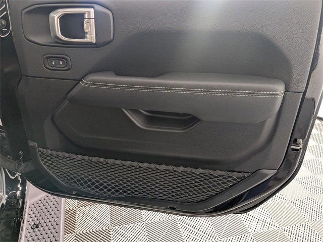 Used 2021 Jeep Wrangler Unlimited Sahara w/ Cold Weather Group image 33