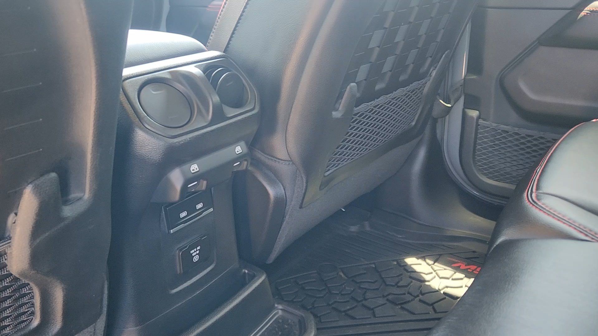 Used 2021 Jeep Wrangler Unlimited Rubicon AWD/4WD image 27