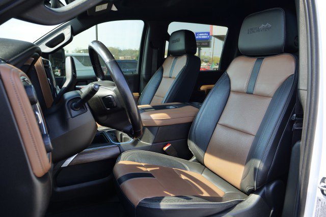 Used 2022 Chevrolet Silverado 3500 High Country w/ Technology Package image 16