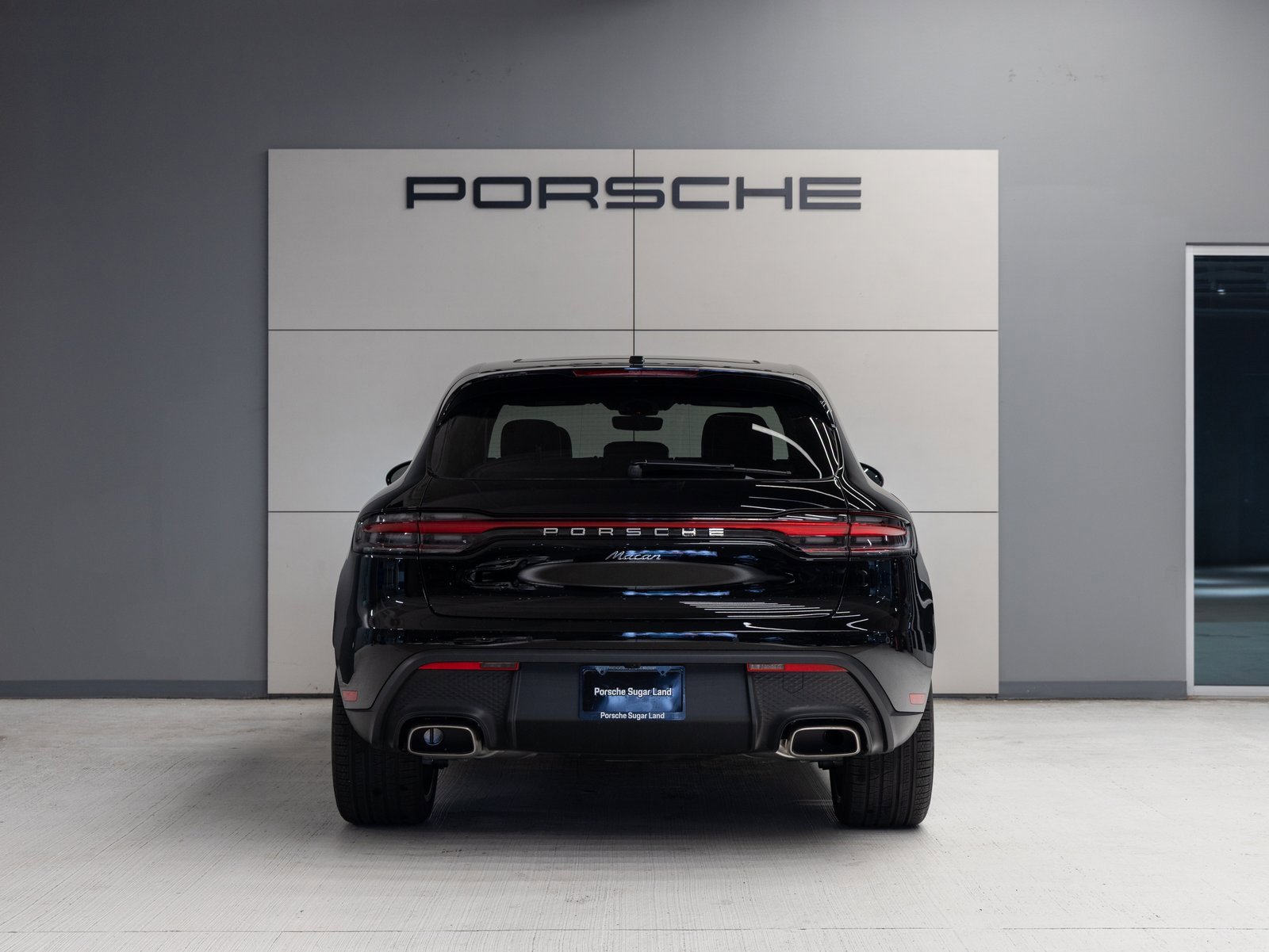 Used 2025 Porsche Macan image 6