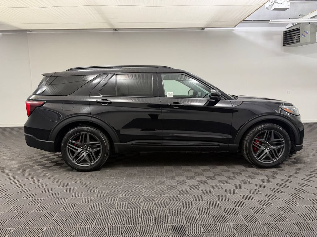Used 2025 Ford Explorer ST AWD/4WD image 7
