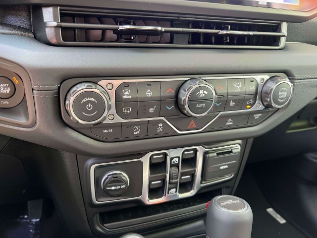 New 2026 Jeep Gladiator Sport AWD/4WD image 12