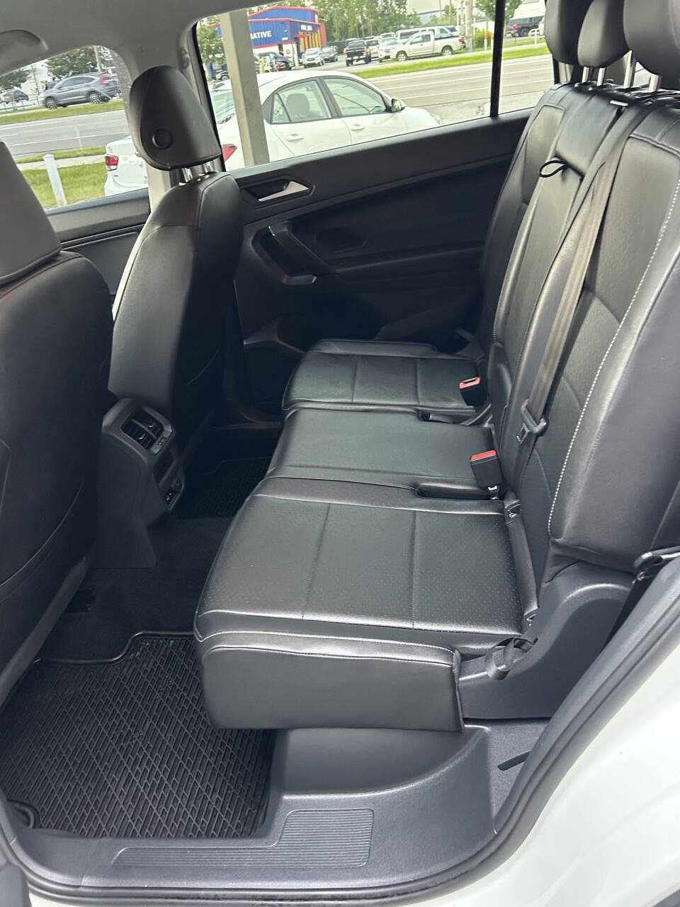 Used 2019 Volkswagen Tiguan SE FWD image 16