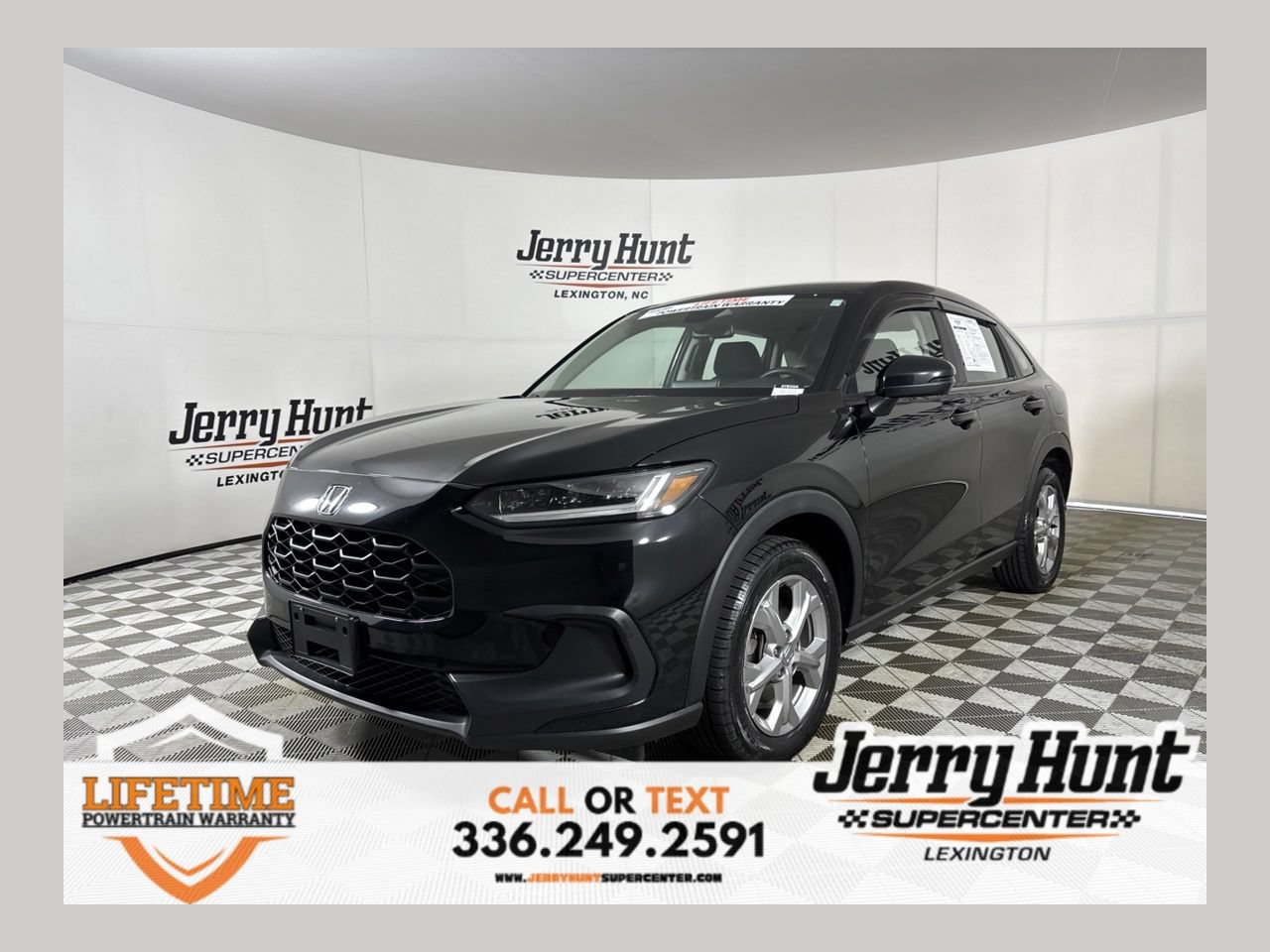 Used 2024 Honda HR-V LX image 1