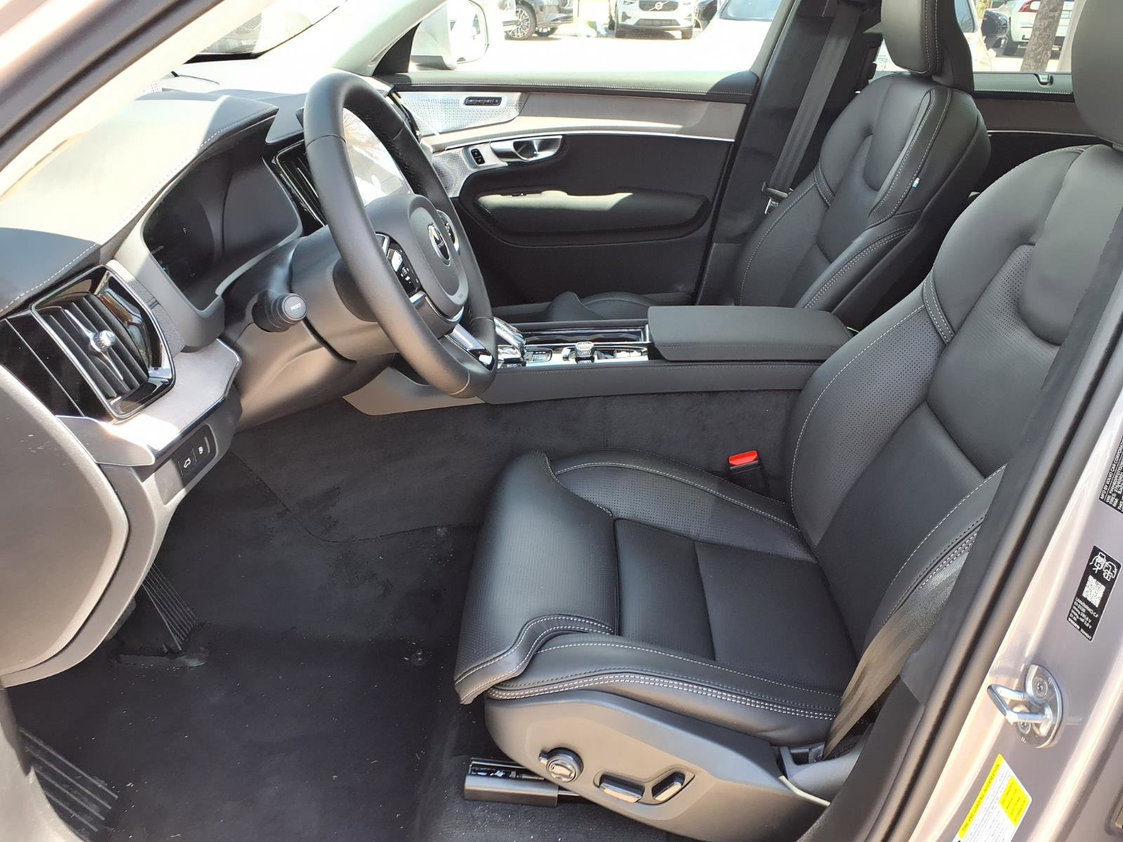 New 2026 Volvo XC90 T8 Ultra w/ Lounge Package image 13