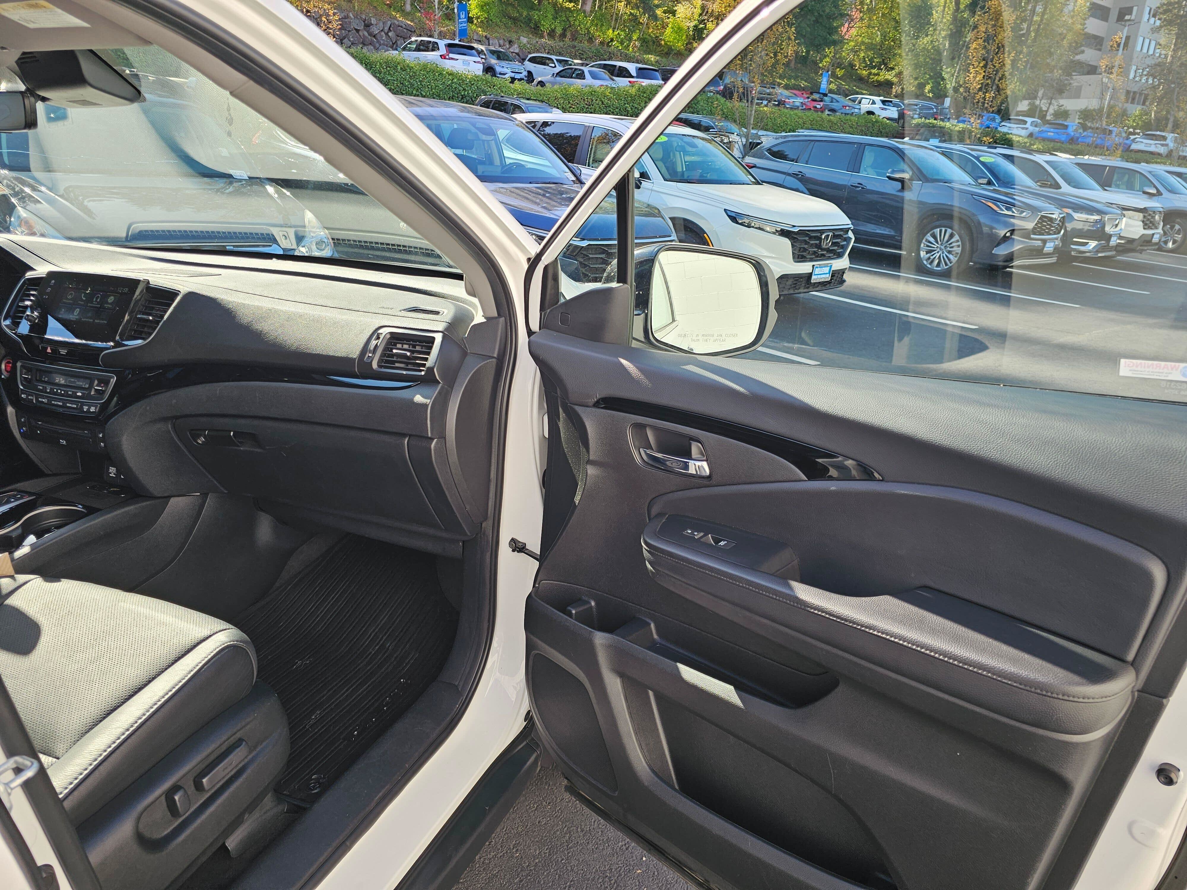 Used 2022 Honda Pilot Elite image 11