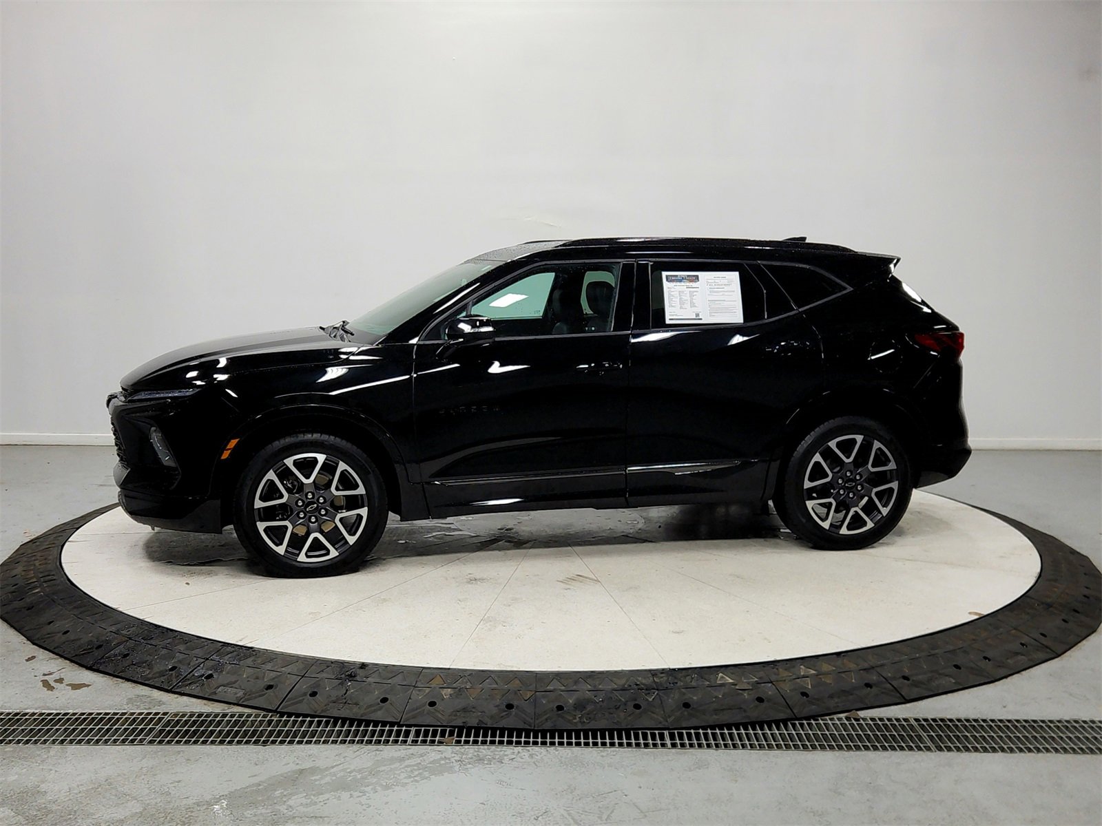 Used 2025 Chevrolet Blazer RS image 4