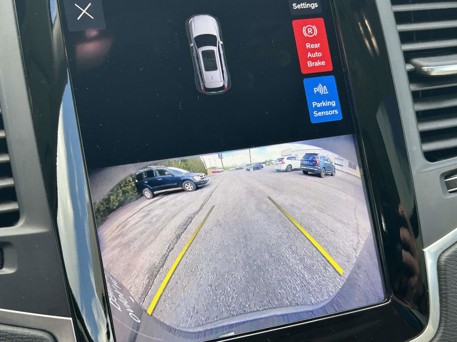 Certified 2024 Volvo XC90 B6 Core w/ Protection Package Premier image 27