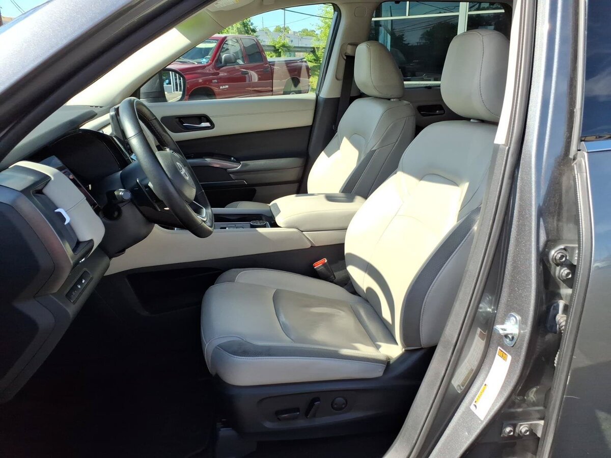 Used 2023 Nissan Pathfinder SL w/ Lighting Package (N92) AWD/4WD image 22