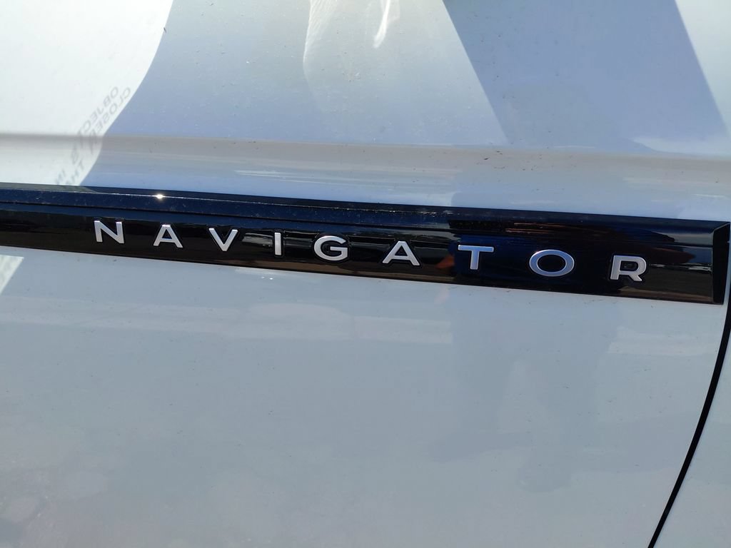 New 2026 Lincoln Navigator Black Label AWD/4WD image 10