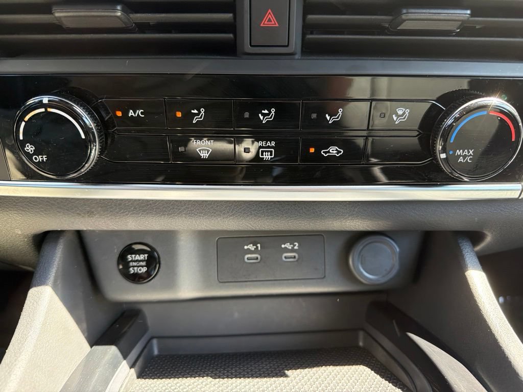 Used 2025 Nissan Rogue S AWD/4WD image 20
