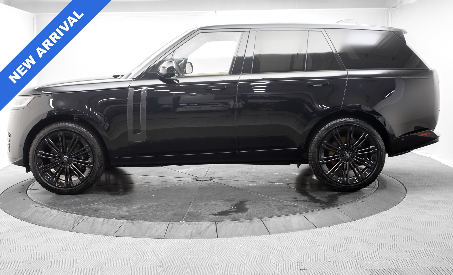 Used 2023 Land Rover Range Rover SE AWD/4WD image 6