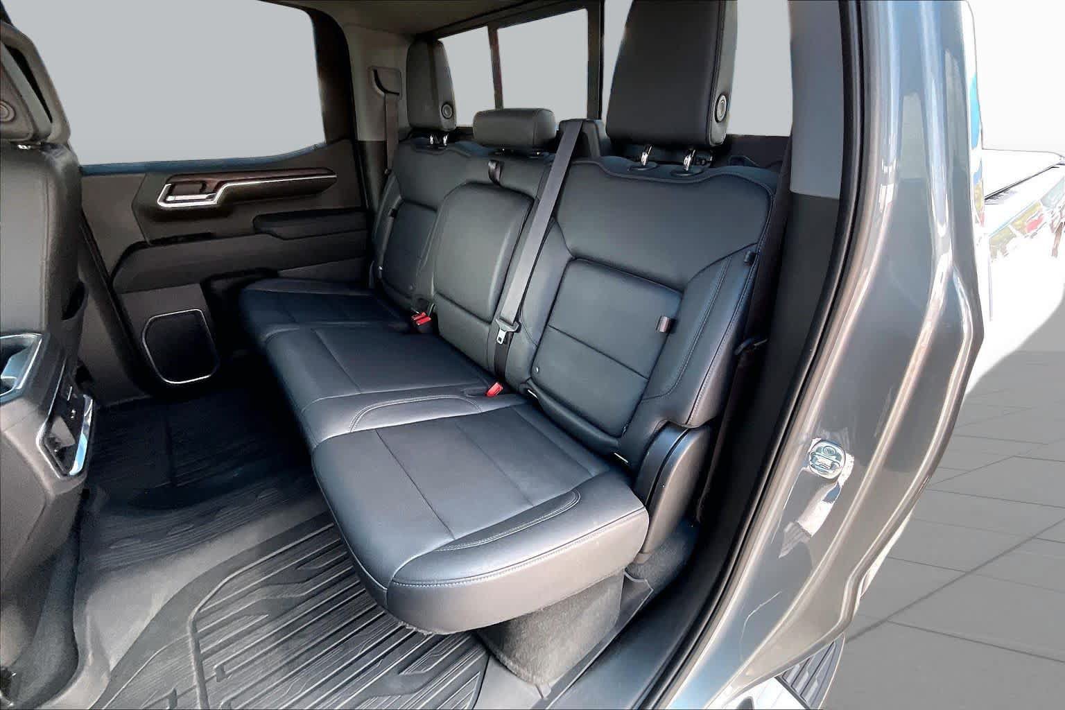 Used 2023 GMC Sierra 1500 SLT w/ SLT Premium Package AWD/4WD image 20