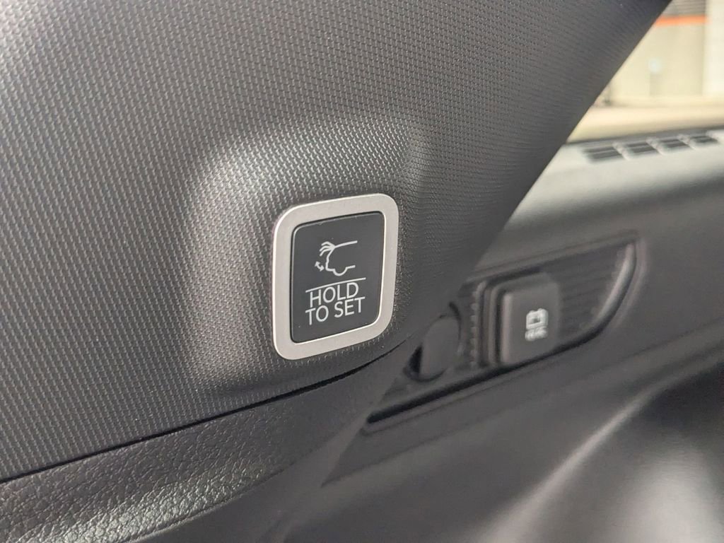 New 2025 Jeep Grand Cherokee Limited w/ Trailer Tow Package image 31