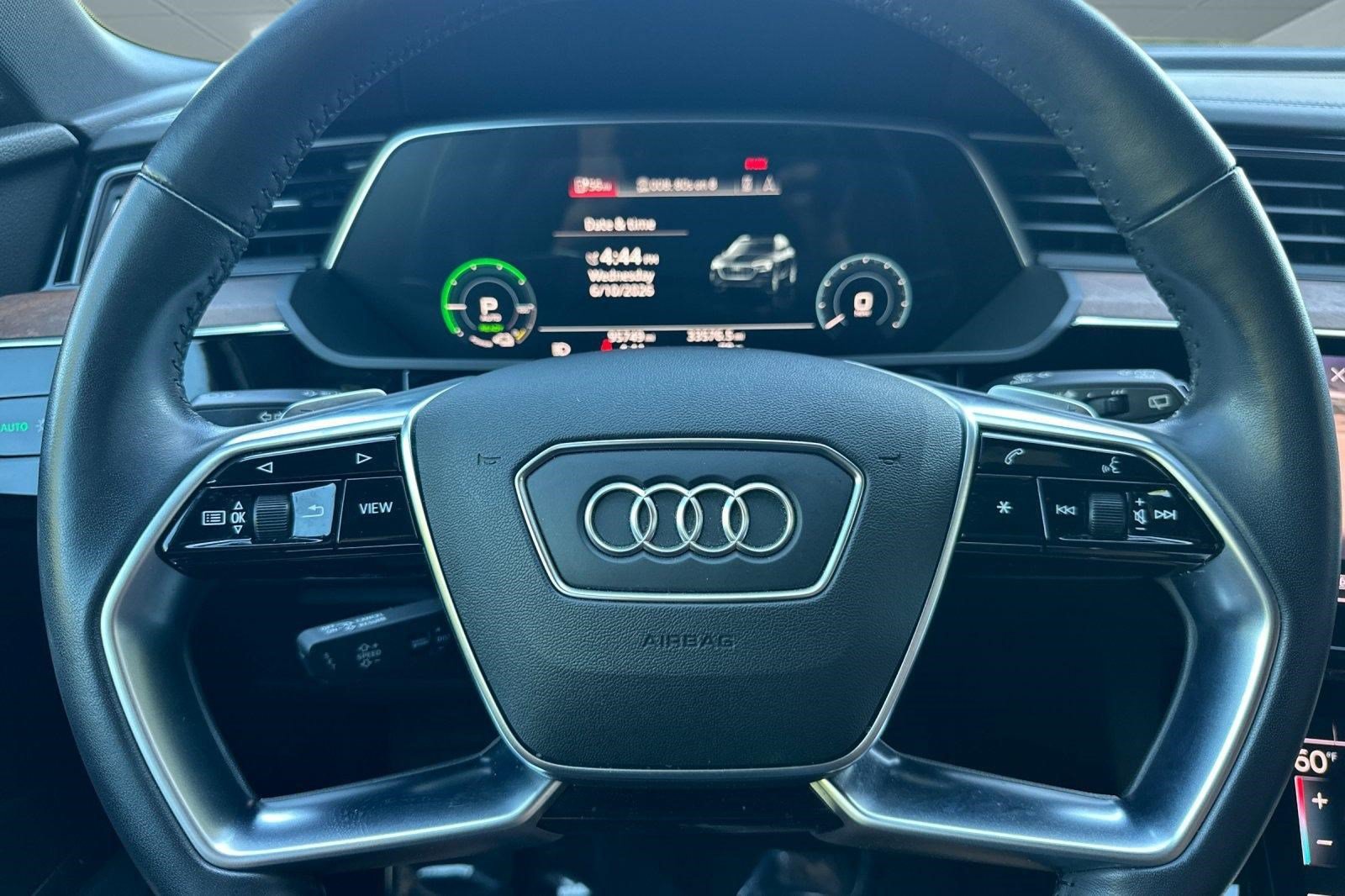 Used 2019 Audi e-tron Prestige AWD/4WD image 16