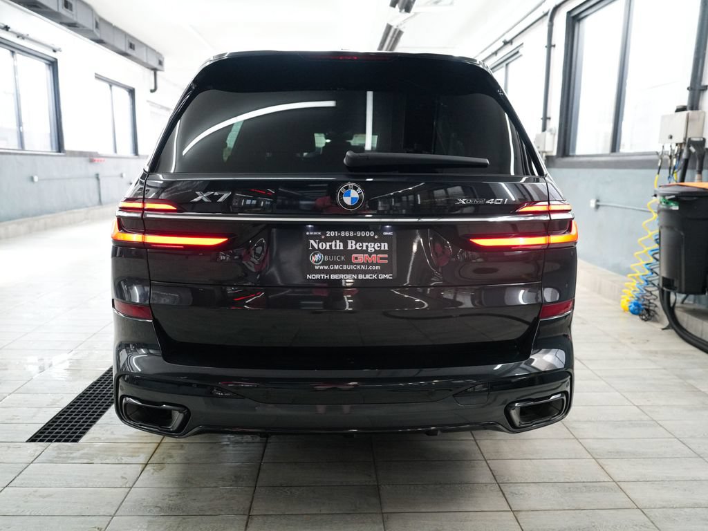 Used 2023 BMW X7 xDrive40i w/ M Sport Package AWD/4WD image 7