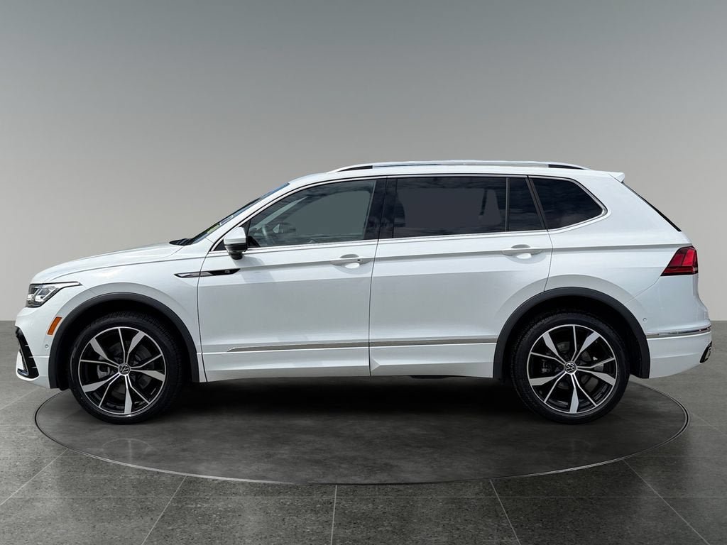Used 2024 Volkswagen Tiguan SEL R-Line AWD/4WD image 5