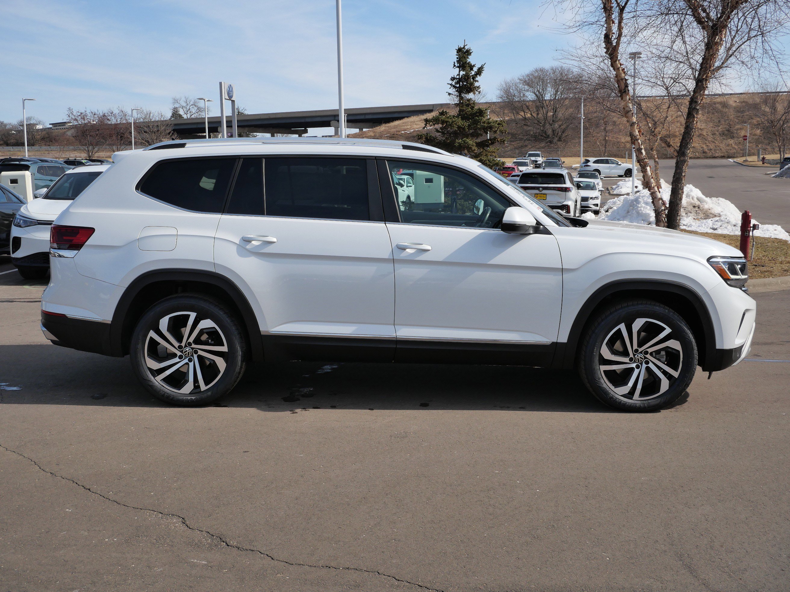 Certified 2023 Volkswagen Atlas SEL AWD/4WD image 8