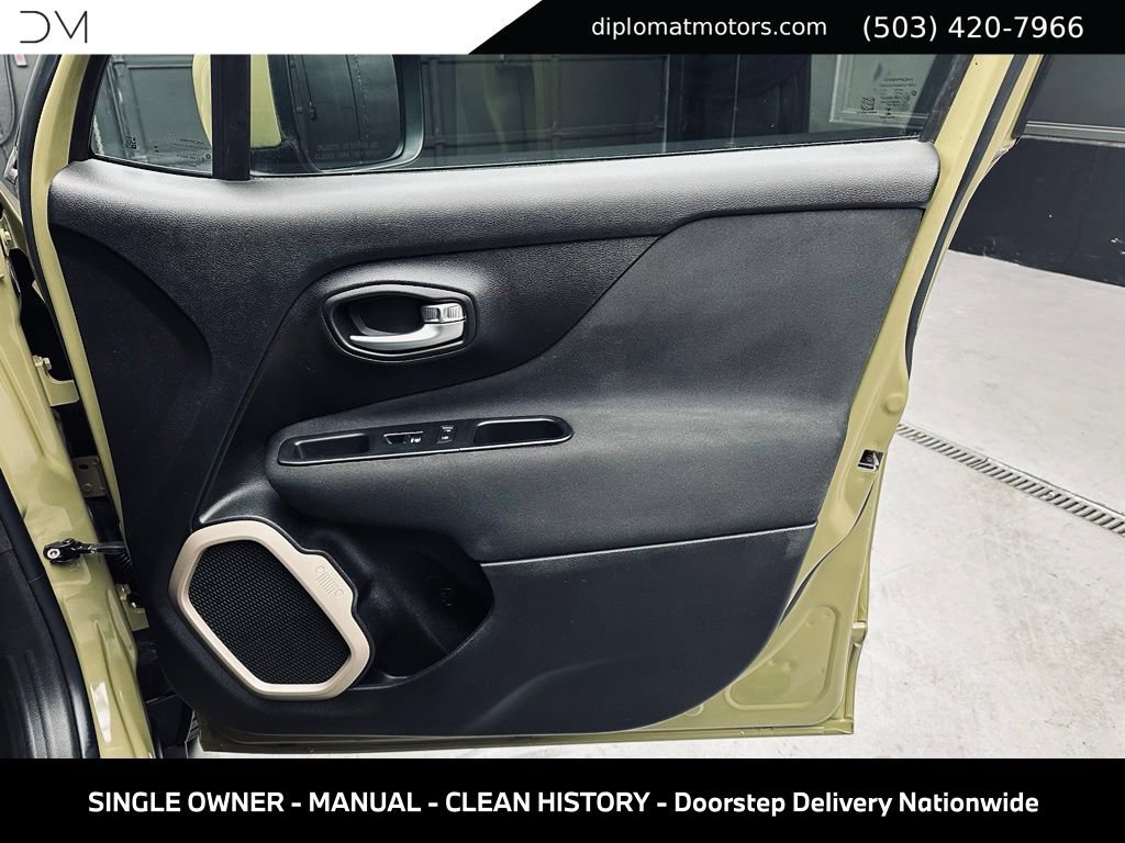 Used 2015 Jeep Renegade Latitude w/ Cold Weather Group II AWD/4WD image 25