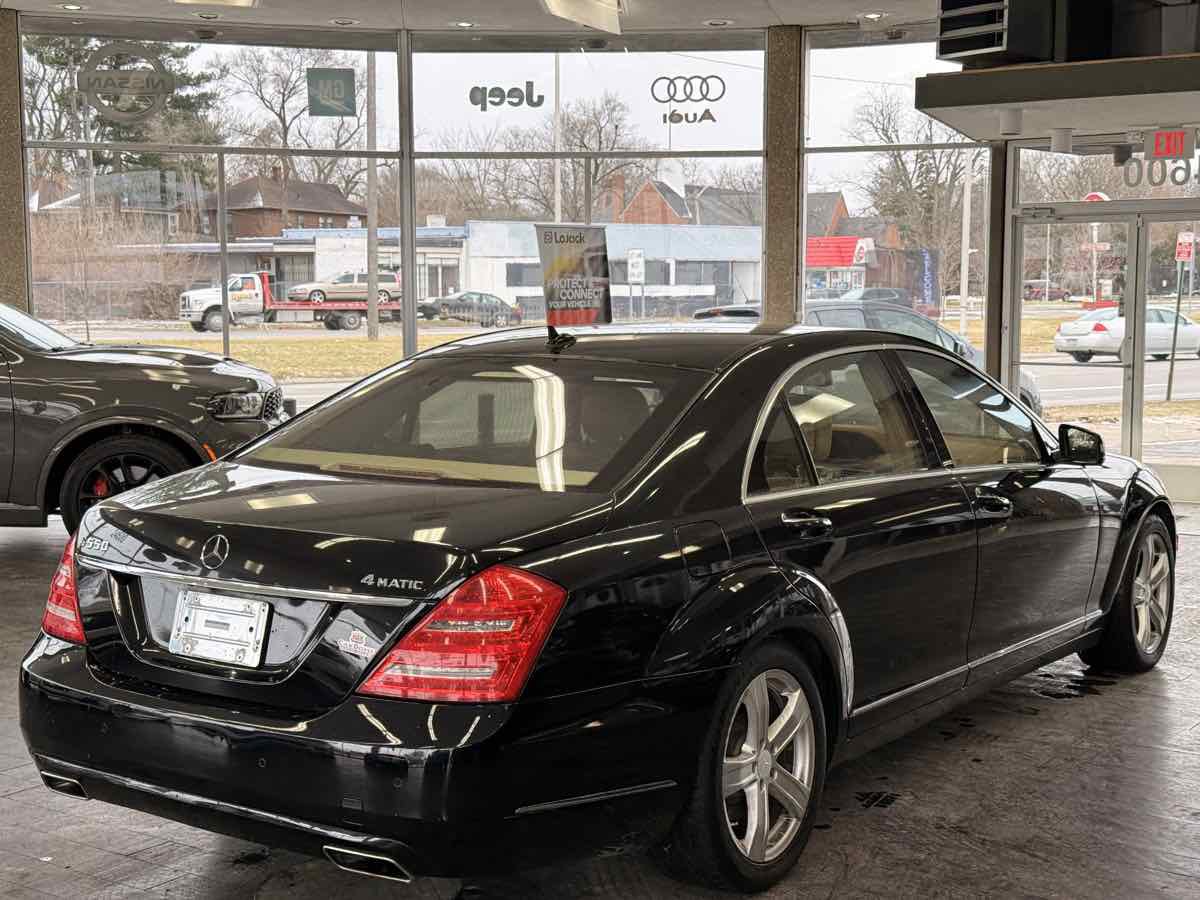 Used 2010 Mercedes-Benz S 550 4MATIC Sedan image 10