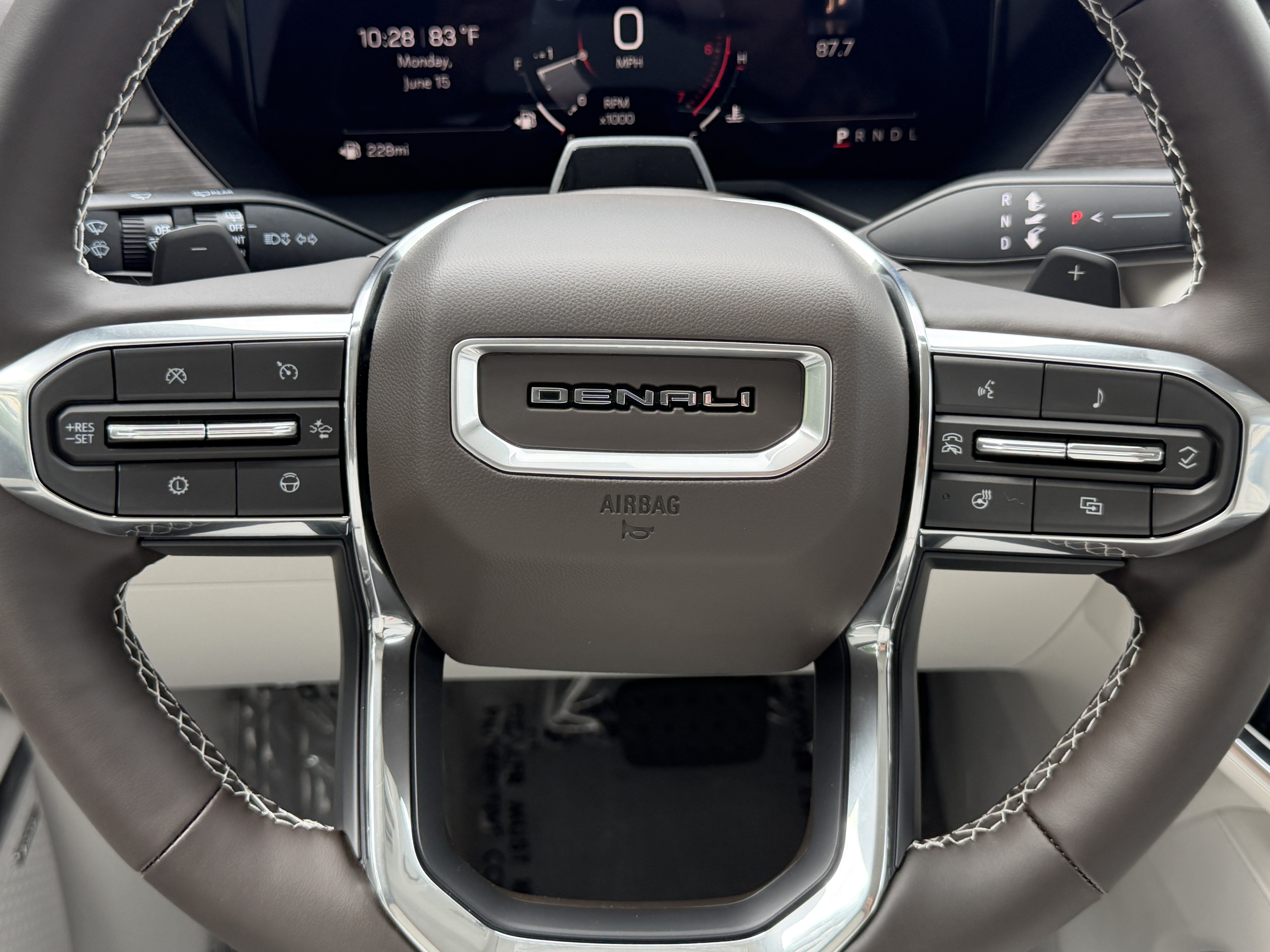 New 2026 GMC Acadia Denali w/ Super Cruise Package FWD image 39