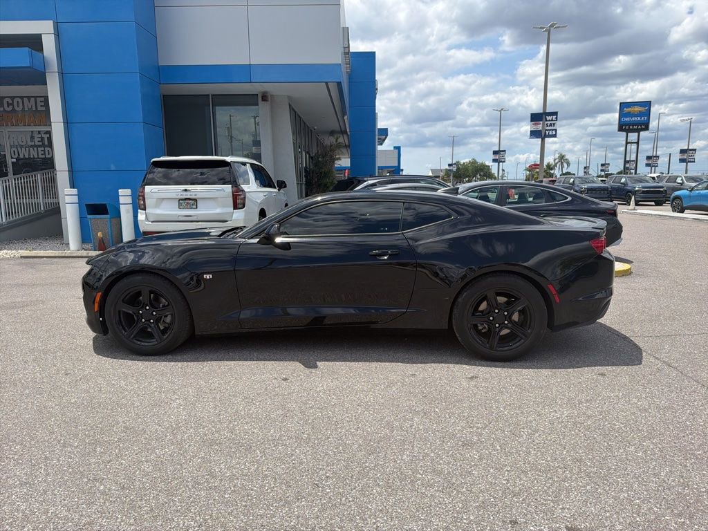Used 2021 Chevrolet Camaro LT RWD image 9
