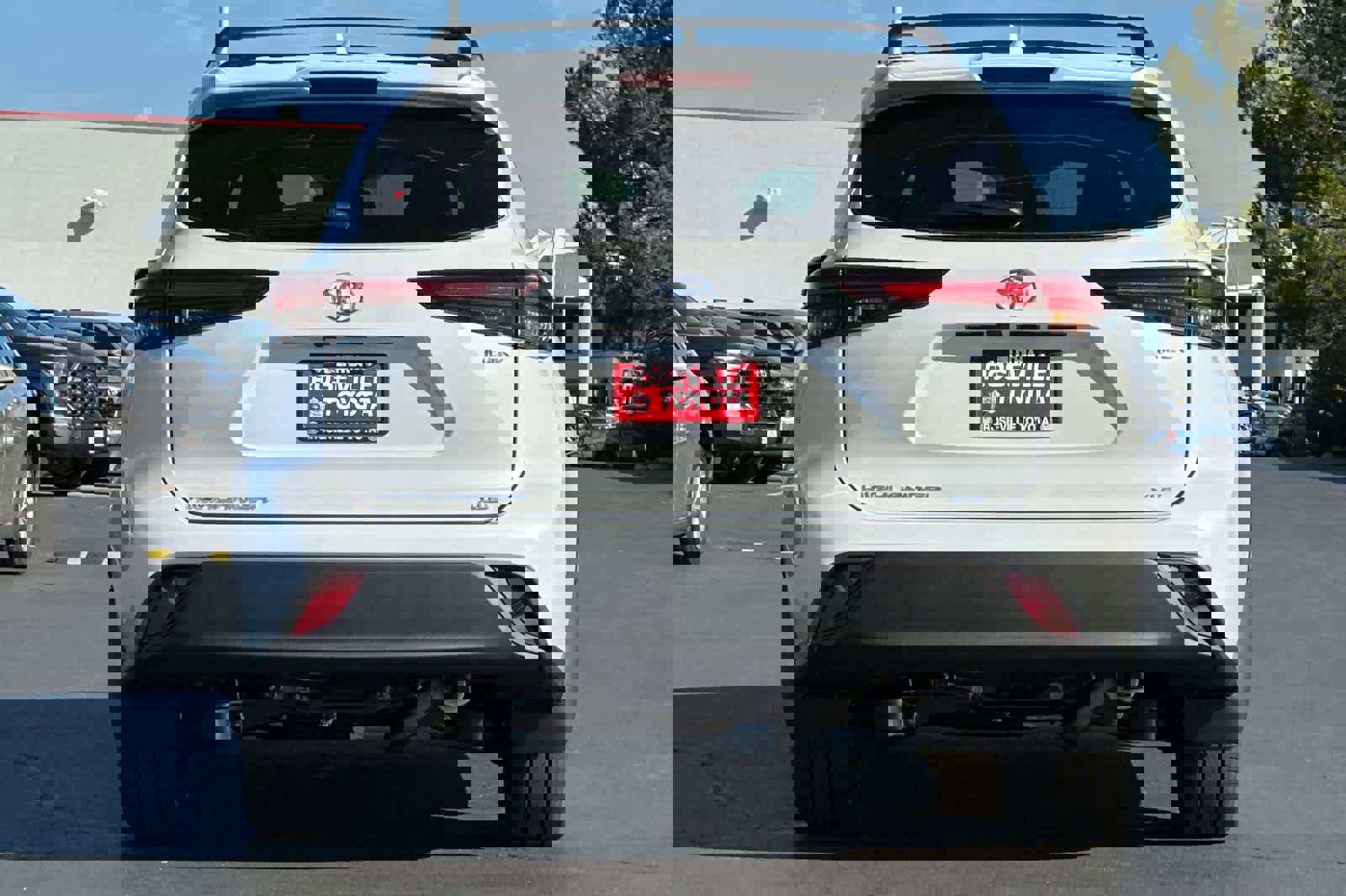 New 2026 Toyota Highlander XLE image 7