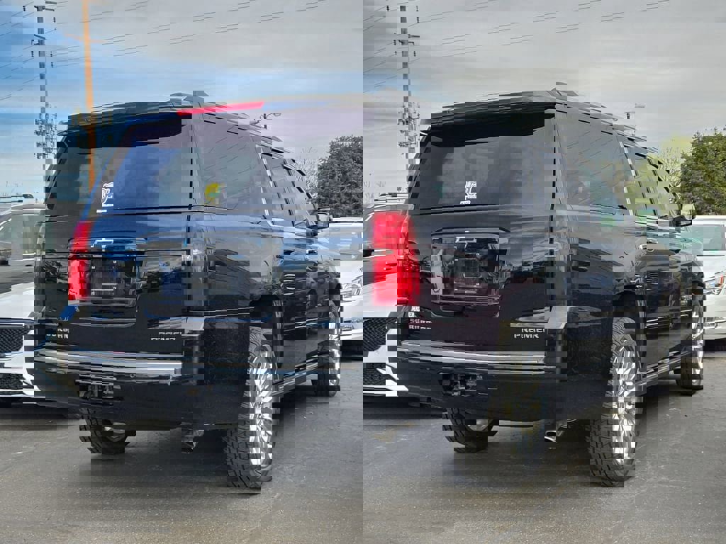 Used 2019 Chevrolet Suburban Premier w/ Premier Plus Edition image 8